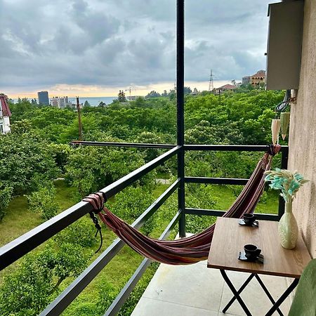 ホテル Nita House バトゥーミ エクステリア 写真
