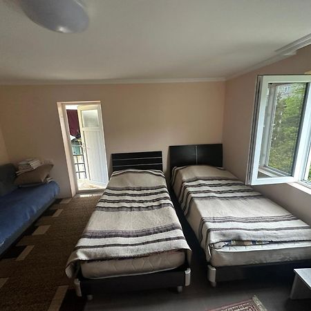 ホテル Nita House バトゥーミ エクステリア 写真