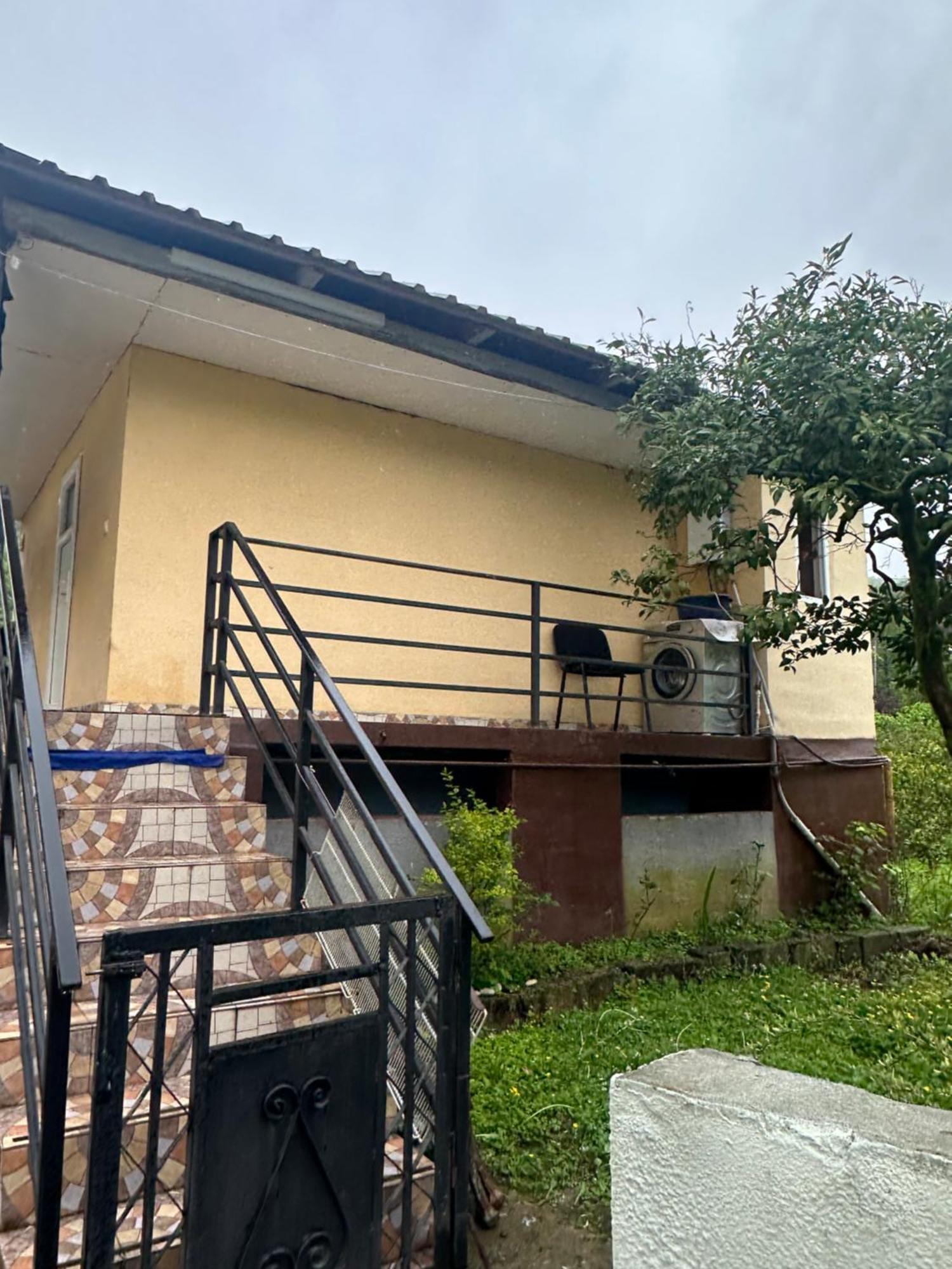 ホテル Nita House バトゥーミ エクステリア 写真